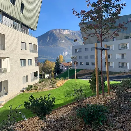 Pepites - La Scene Du - Deux Pieces De Gamme Avec Garage Privee Annecy